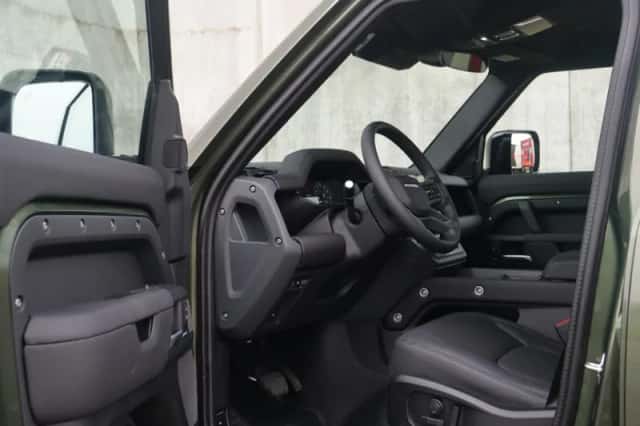 Land Rover Defender (2026) thumbnail 21
