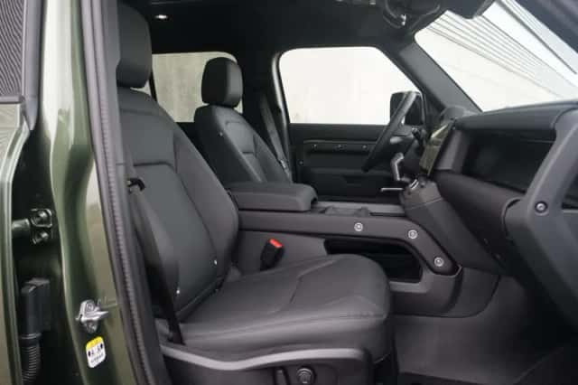 Land Rover Defender (2026) thumbnail 22