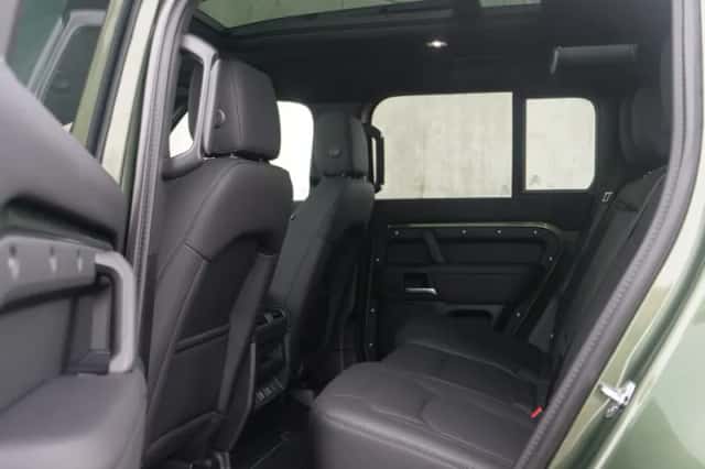 Land Rover Defender (2026) thumbnail 28