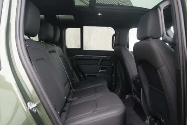 Land Rover Defender (2026) thumbnail 29