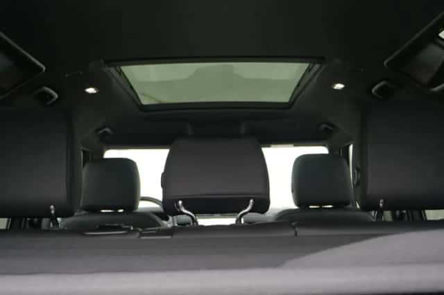 Land Rover Defender (2026) thumbnail 30