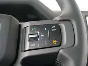Land Rover Defender (2026) thumbnail 6