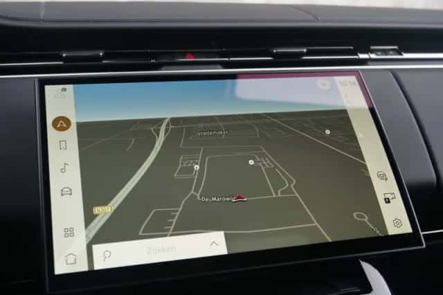 Land Rover Range Rover Sport (2023) thumbnail 8