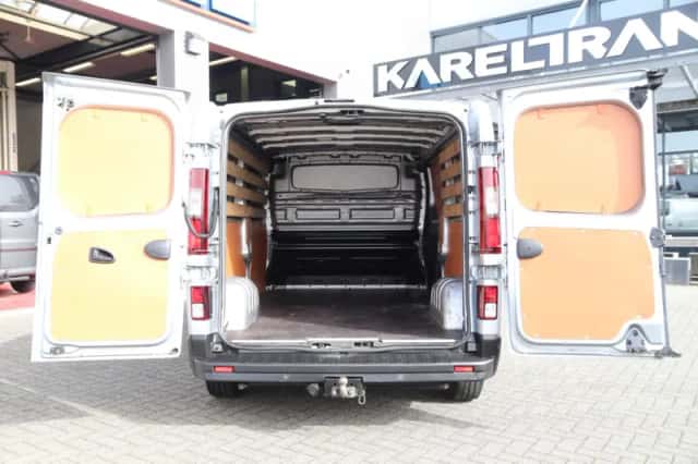 Renault Trafic (2022) thumbnail 3