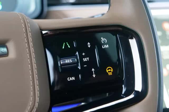 Land Rover Range Rover Sport (2024) thumbnail 26