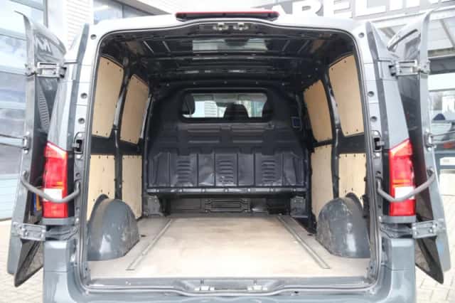 Mercedes-Benz Vito (2021) thumbnail 4