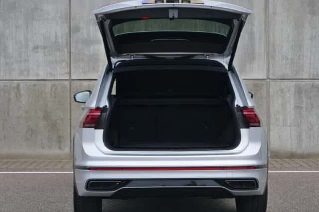 Volkswagen Tiguan (2021) thumbnail 3