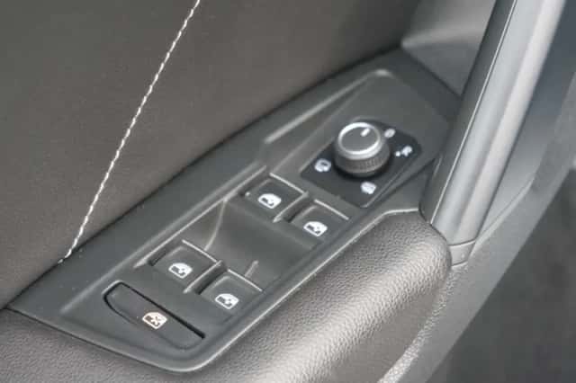 Volkswagen Tiguan (2021) thumbnail 25