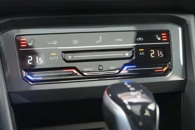 Volkswagen Tiguan (2021) thumbnail 10