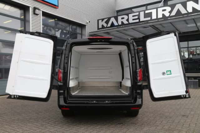 Mercedes-Benz Vito (2020) thumbnail 3