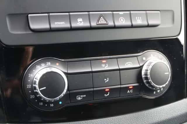 Mercedes-Benz Vito (2021) thumbnail 18