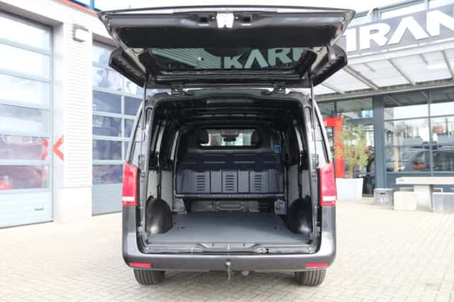 Mercedes-Benz Vito (2021) thumbnail 3
