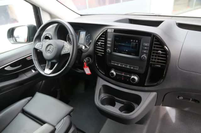 Mercedes-Benz Vito (2021) thumbnail 5