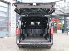 Mercedes-Benz Vito (2022) thumbnail 3