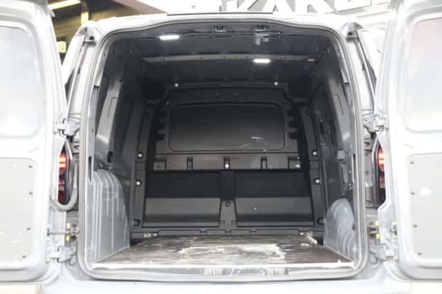 Volkswagen Caddy (2022) thumbnail 4