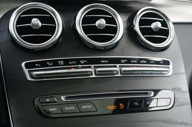 Mercedes-Benz GLC-Klasse (2018) thumbnail 9