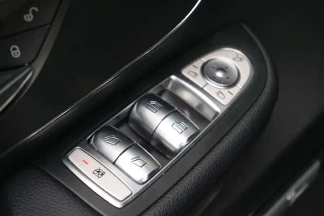 Mercedes-Benz V-Klasse (2021) thumbnail 25