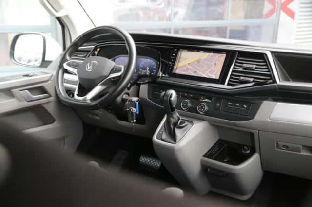 Volkswagen Transporter (2024) thumbnail 5