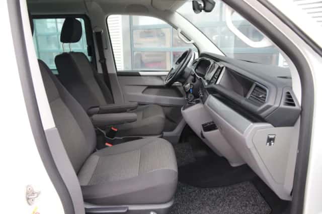 Volkswagen Transporter (2024) thumbnail 9