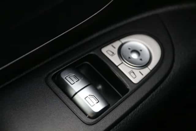 Mercedes-Benz Vito (2023) thumbnail 20