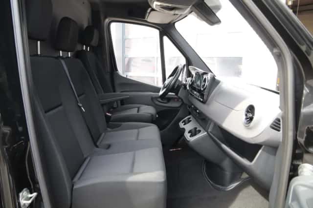 Mercedes-Benz Sprinter (2021) thumbnail 9