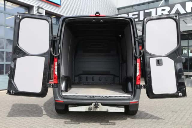 Mercedes-Benz Sprinter (2021) thumbnail 3