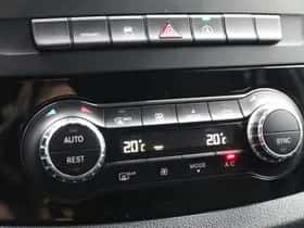 Mercedes-Benz Vito (2023) thumbnail 14