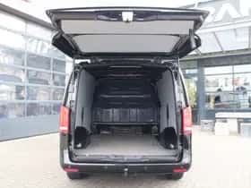 Mercedes-Benz Vito (2021) thumbnail 3