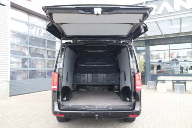 Mercedes-Benz Vito (2021) thumbnail 3
