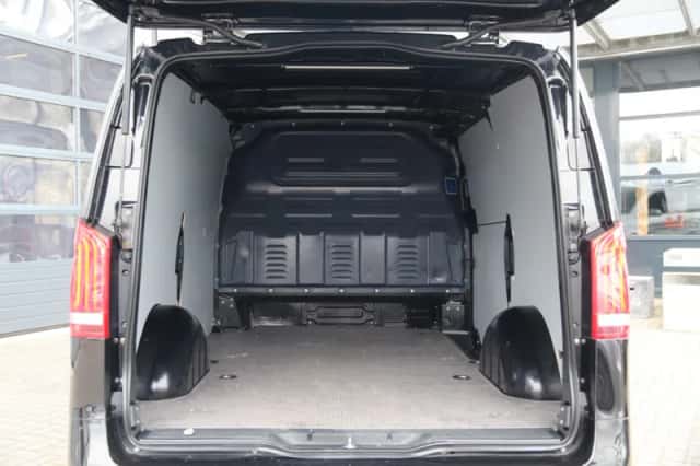Mercedes-Benz Vito (2021) thumbnail 4