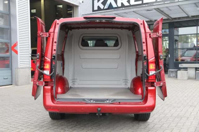 Mercedes-Benz Vito (2021) thumbnail 3