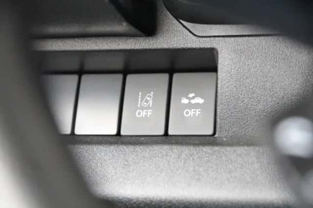 Suzuki Jimny (2023) thumbnail 14