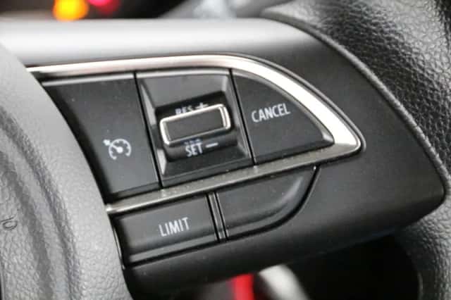 Suzuki Jimny (2023) thumbnail 15