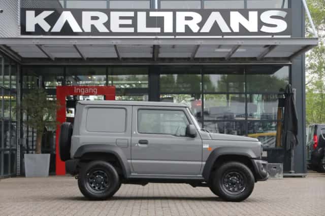 Suzuki Jimny (2023) thumbnail 16
