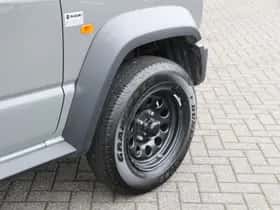 Suzuki Jimny (2023) thumbnail 6