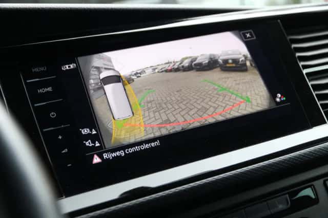 Volkswagen Transporter (2023) thumbnail 18