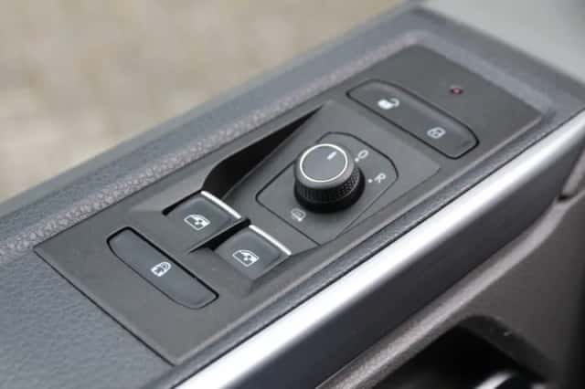 Volkswagen Transporter (2023) thumbnail 22