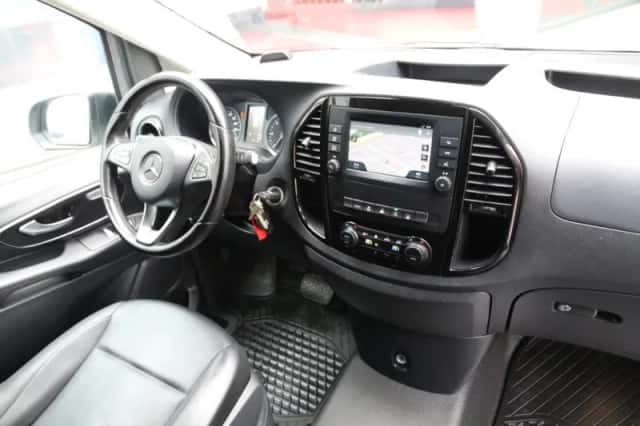 Mercedes-Benz Vito (2022) thumbnail 5