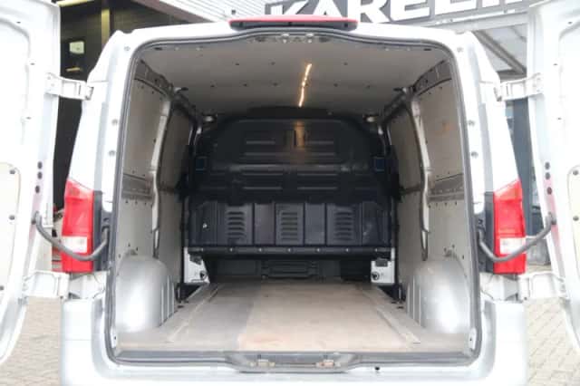 Mercedes-Benz Vito (2022) thumbnail 4