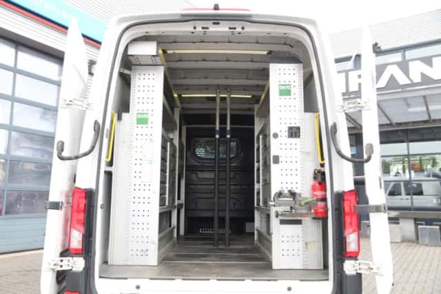 Volkswagen Crafter (2022) thumbnail 4