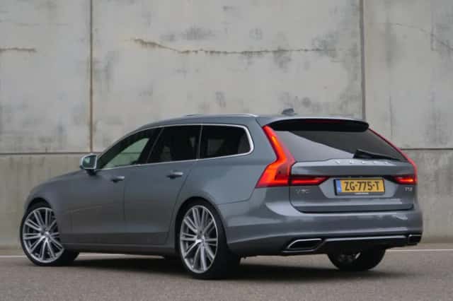 Volvo V90 (2018) thumbnail 2