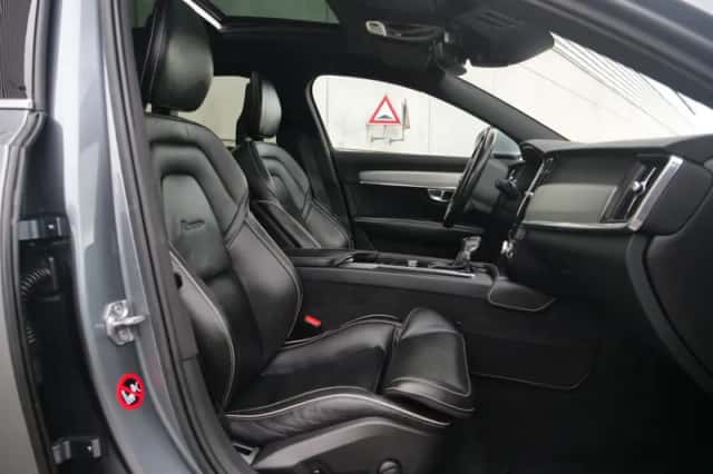Volvo V90 (2018) thumbnail 18