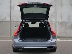 Volvo V90 (2018) thumbnail 3