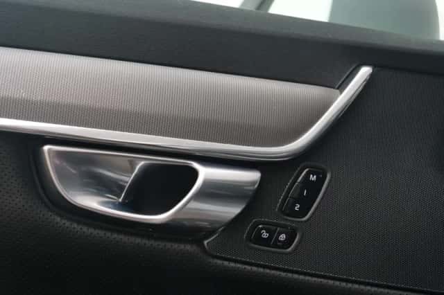 Volvo V90 (2018) thumbnail 21