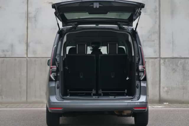 Volkswagen Caddy (2022) thumbnail 3