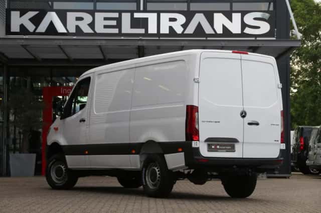 Mercedes-Benz Sprinter (2019) thumbnail 2