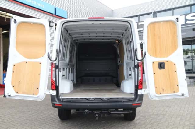 Mercedes-Benz Sprinter (2019) thumbnail 3