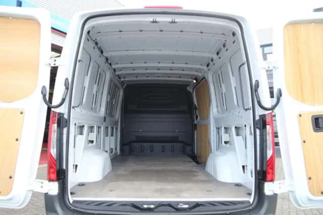 Mercedes-Benz Sprinter (2019) thumbnail 4