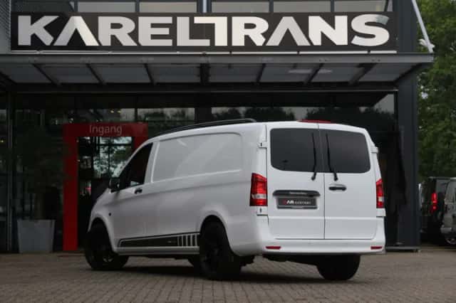 Mercedes-Benz Vito (2024) thumbnail 2