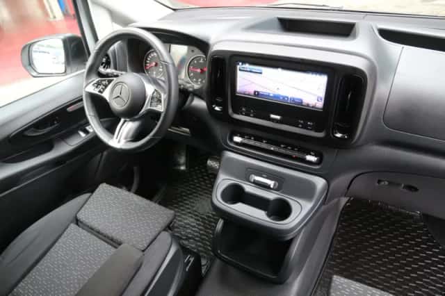 Mercedes-Benz Vito (2024) thumbnail 5